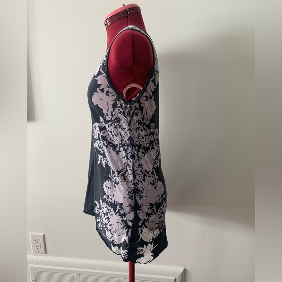 PRETTY WHITE ON GREY TANK TOP - Picture 3 of 7